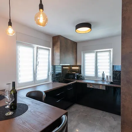 Luxury Vaya 公寓 *