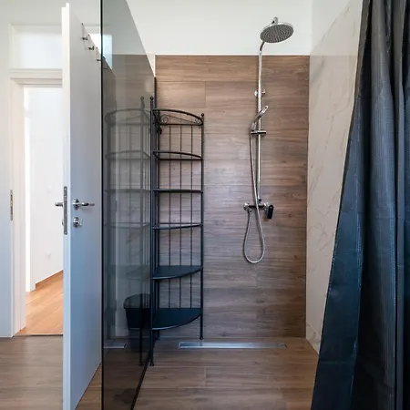 Luxury Vaya